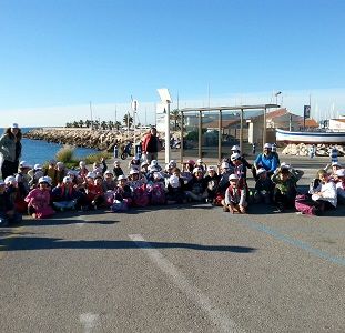 Alumnos de la escuela Maria Ossó de Sitges visitan las instalaciones del Puerto