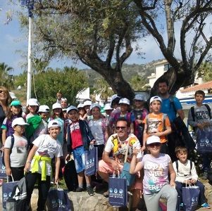 Alumnos de la Escuela El Pi de Sant Pere de Ribes visitan el Puerto