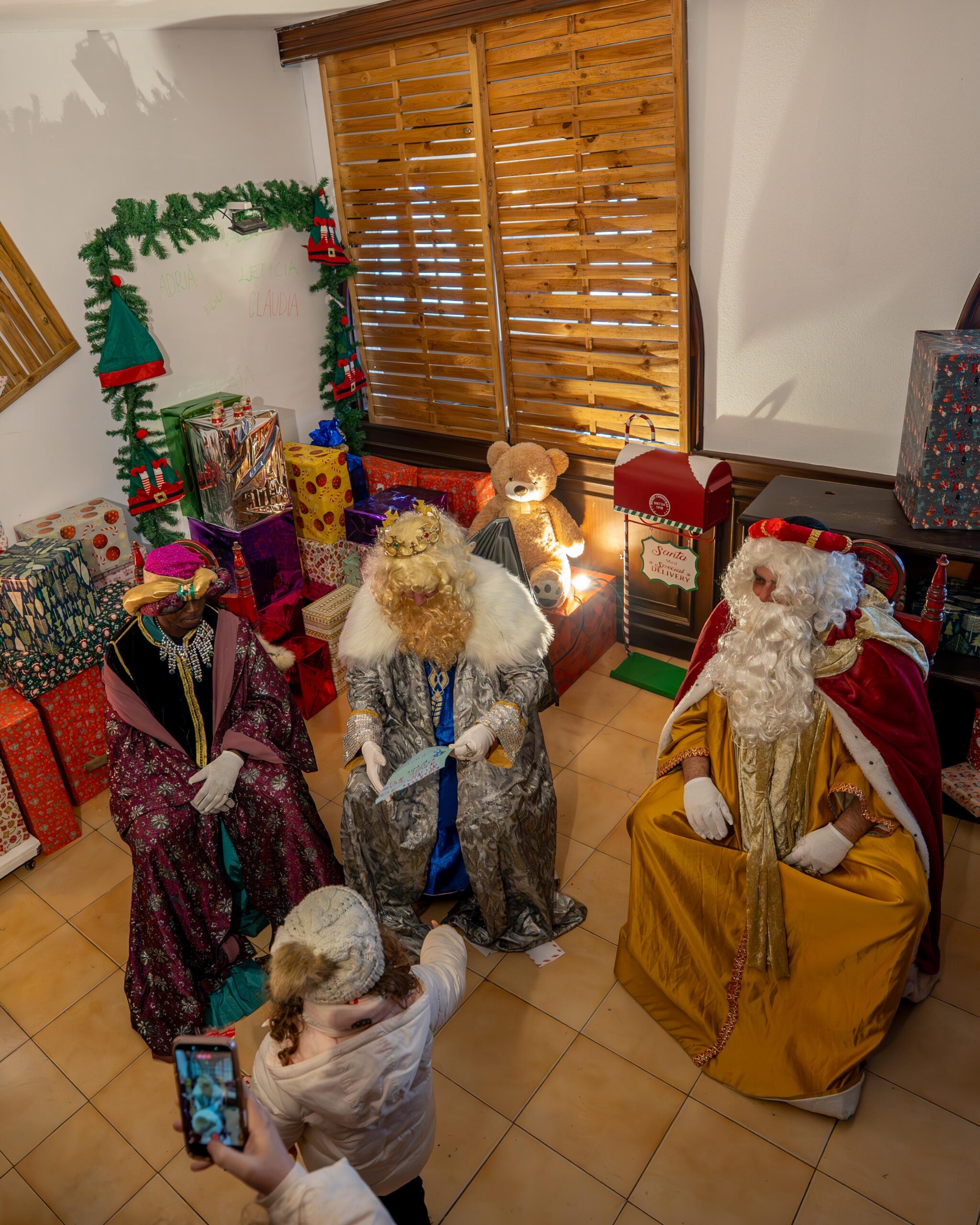 Els Reis Mags omplen d’il·lusió el Port de Sitges